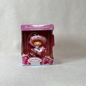 American Greetings Strawberry Shortcake with Cat Scented Ornament 2006 Pink Red
